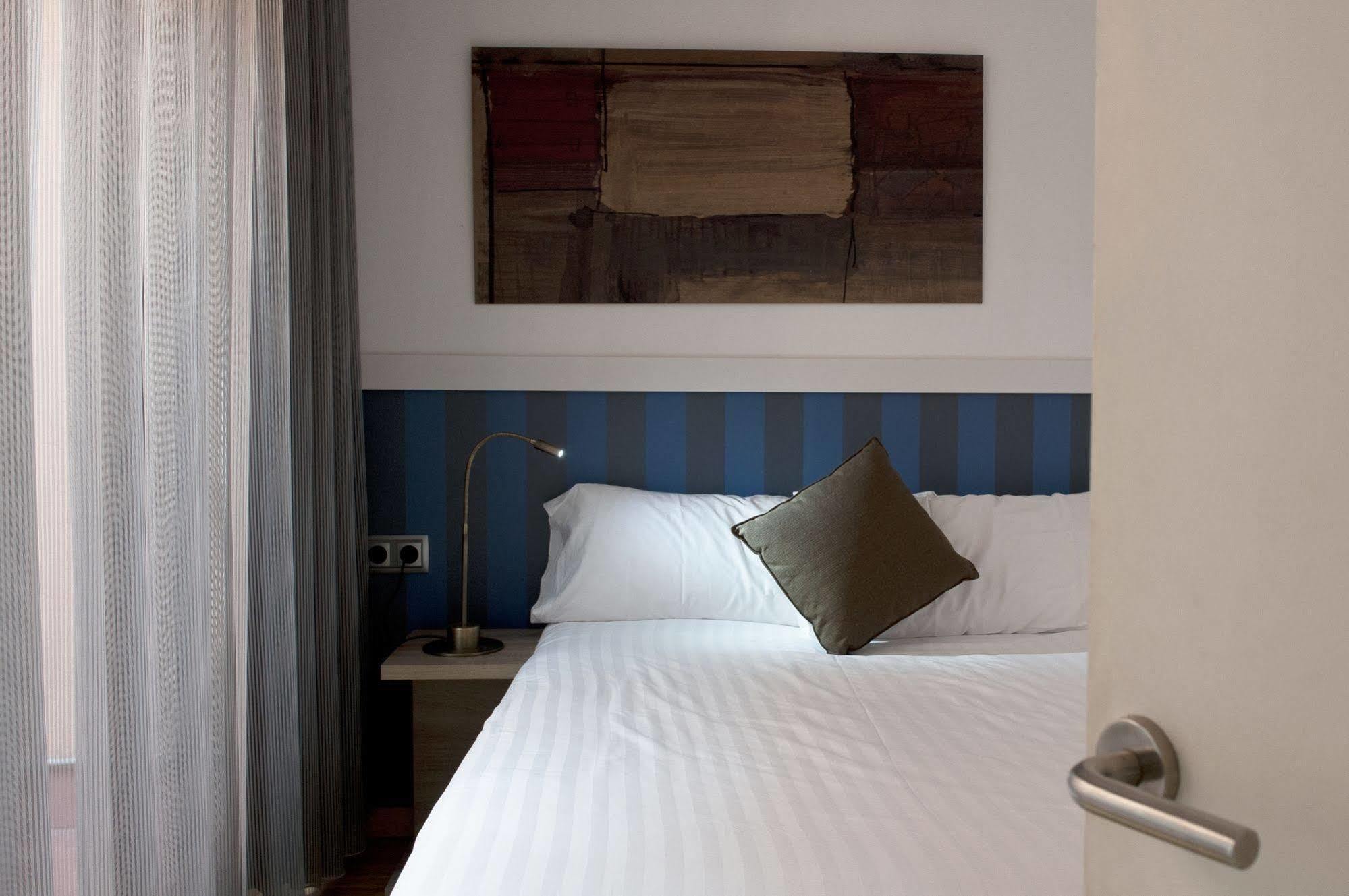 Mh Apartments Liceo Barcelona Exterior foto