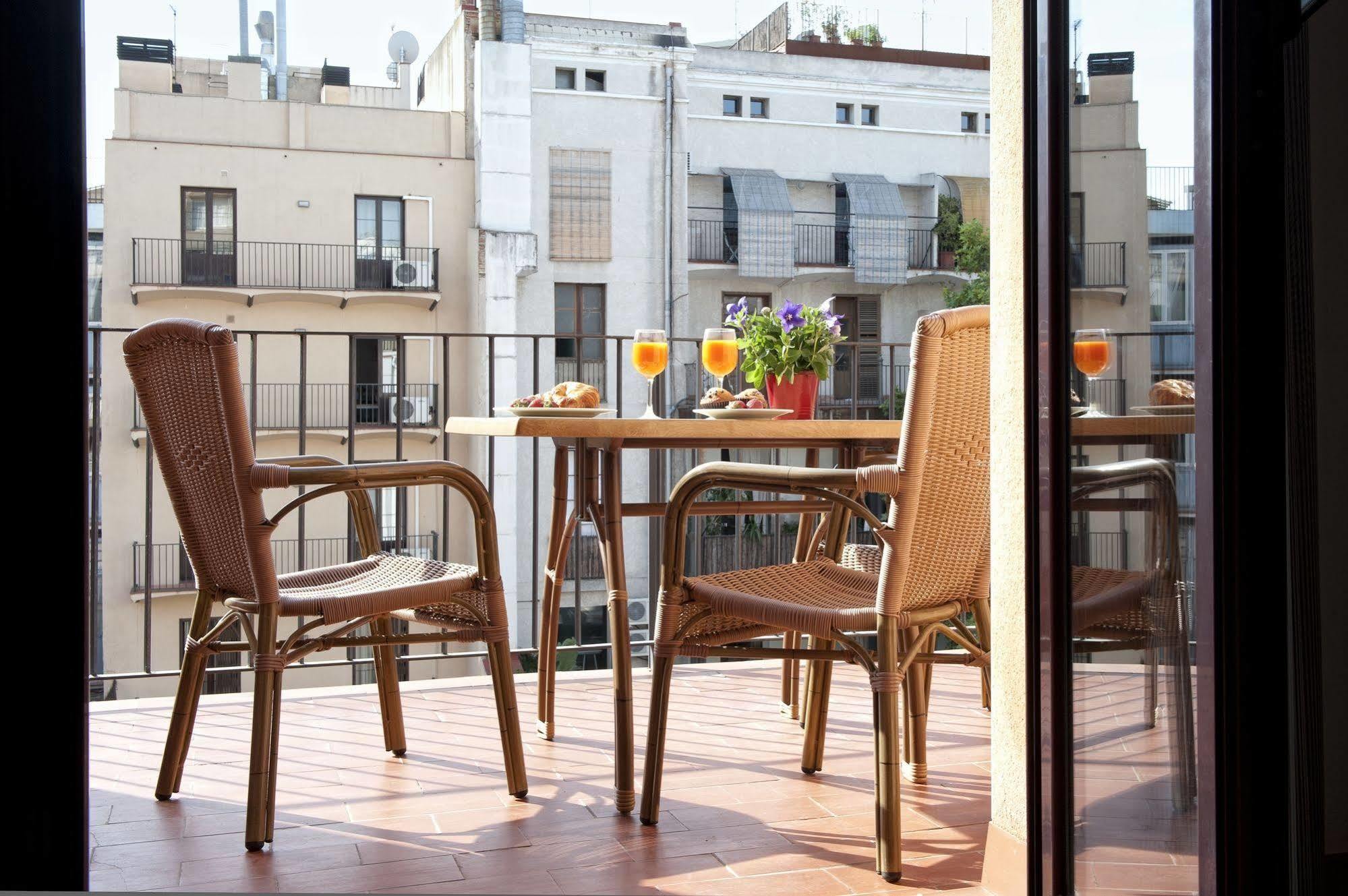 Mh Apartments Liceo Barcelona Exterior foto