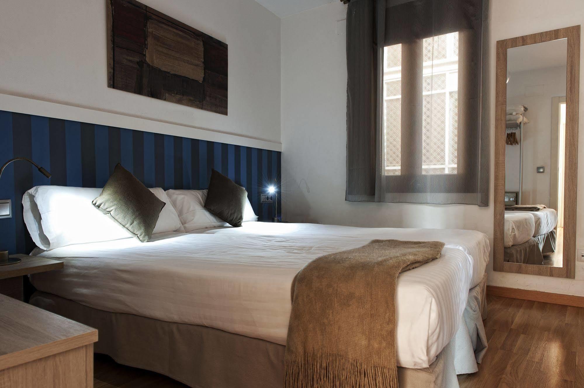 Mh Apartments Liceo Barcelona Exterior foto